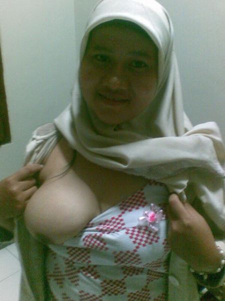 memek jilbab bugil