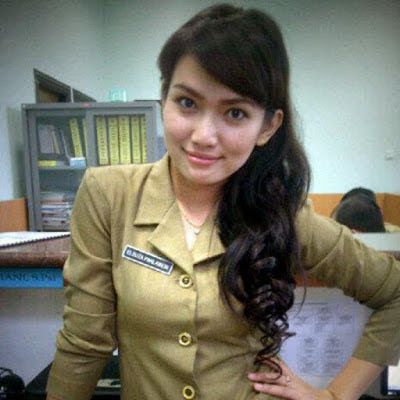 wanita bahenol