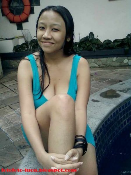 susu hot montok cewek bugil