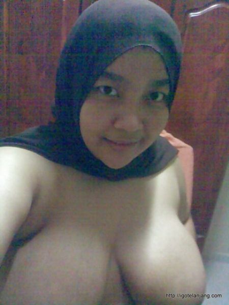 cewek jilbab bugil