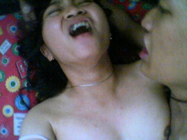 sange cewek cantik bugil