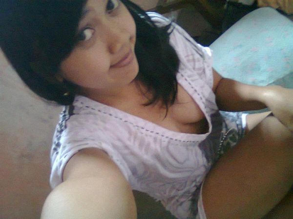 wanita bugil