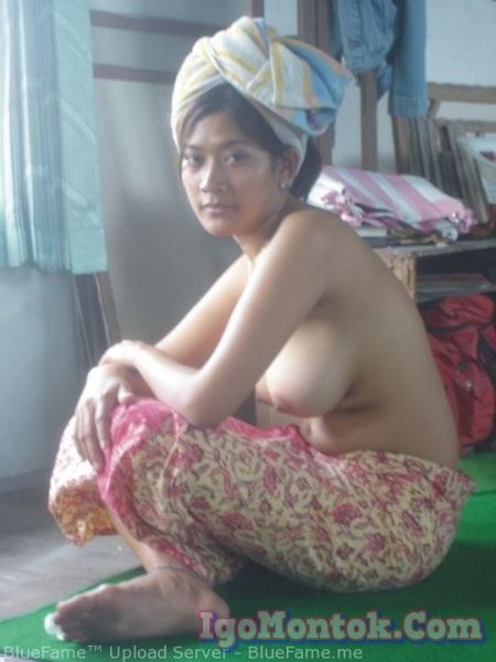 pembantu bugil gadis