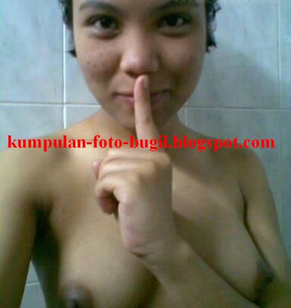 wanita bugil