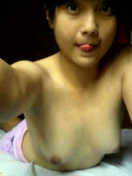 susu hot montok cewek bugil