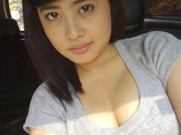 ibu tetek montok lagi mandi sexy