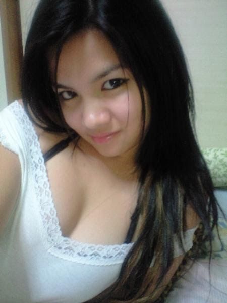 gadis cantik pamer memek