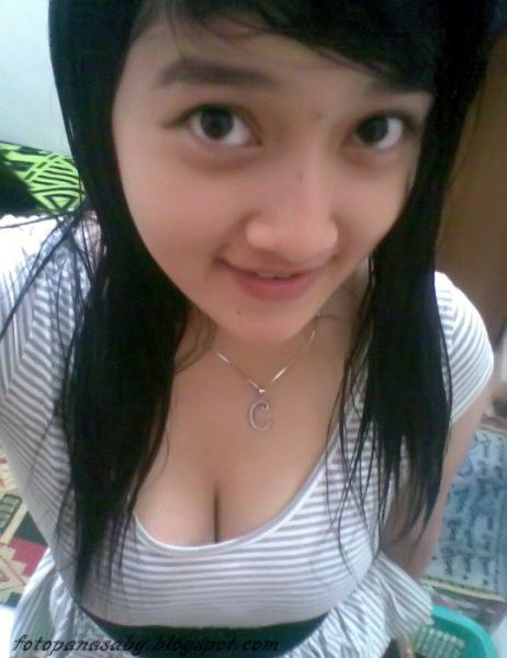 wanita bugil