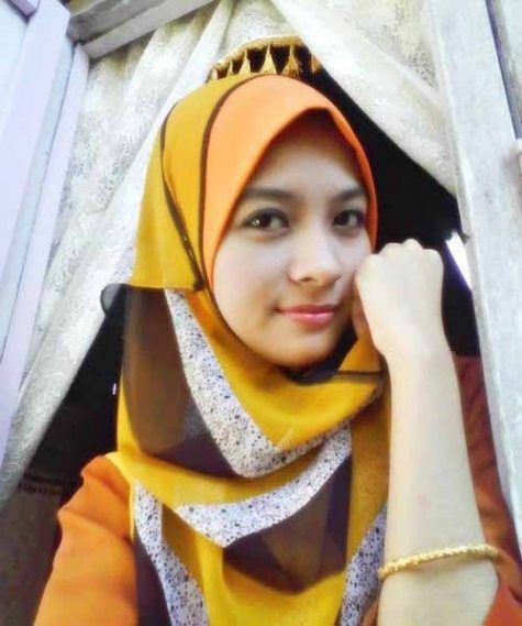 foto wanita berhijab ukuran besar