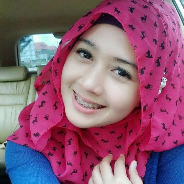 gadis cantik ber jilbab