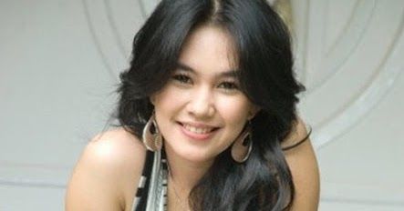 kartika putri ganti baju