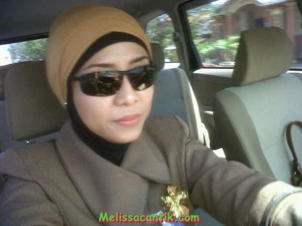 jilbab nungging