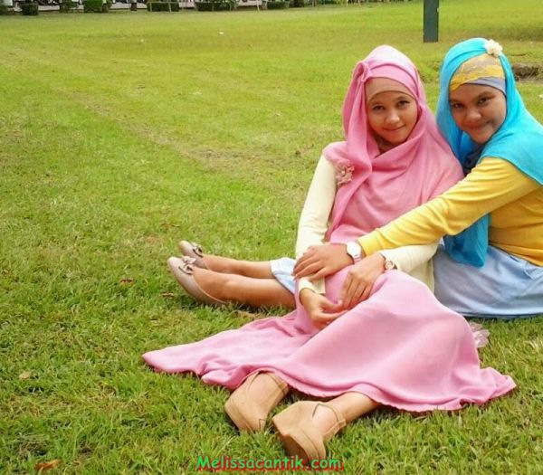 wanita berjilbab