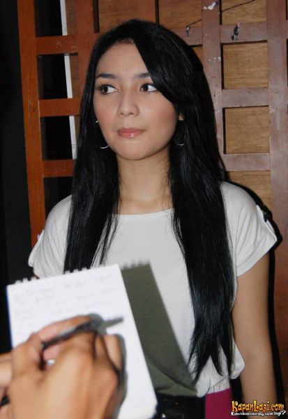 foto artis citra kirana