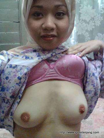 slimpics memek online gambar 1