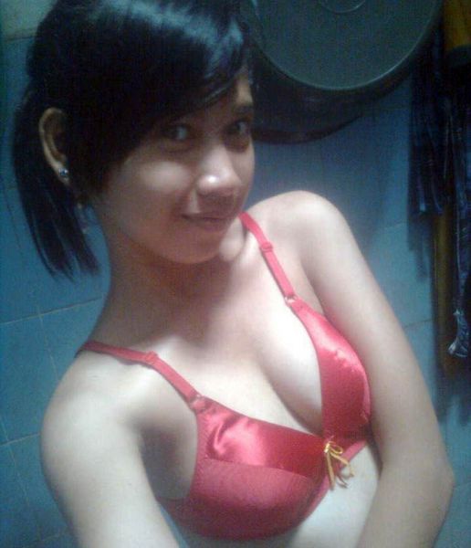 cewek pamer kontol