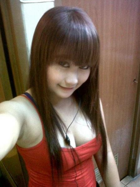 slimpics memek online gambar 1