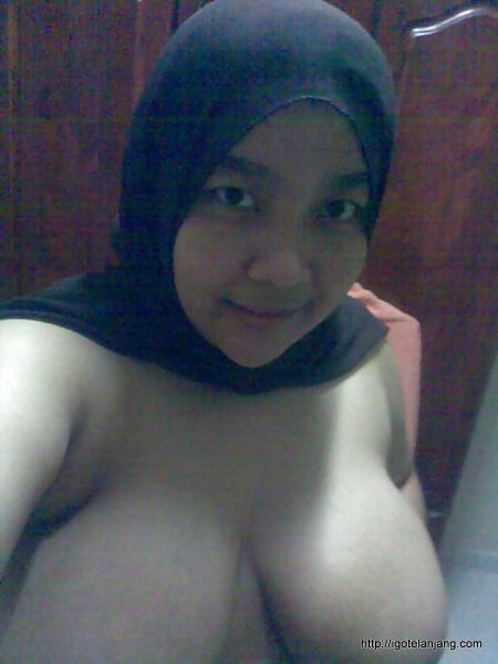 pamer toket gede