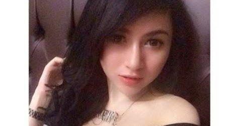 istri bugil