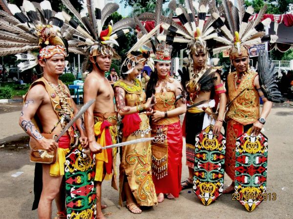 budaya suku dayak