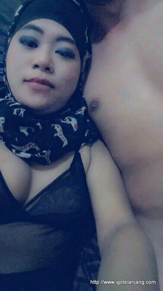 cewek jilbab telanjang