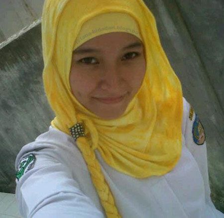 wanita berjilbab