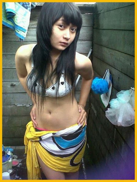 ngentot memek cewek cantik bugil