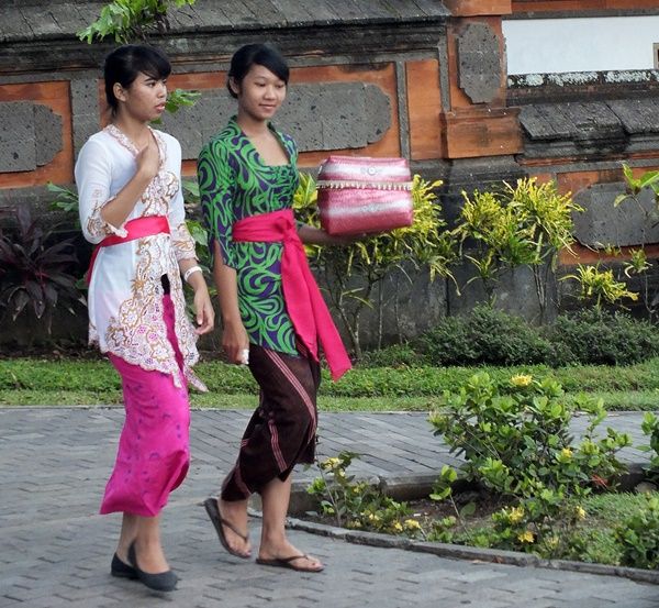 lukisan gadis bali