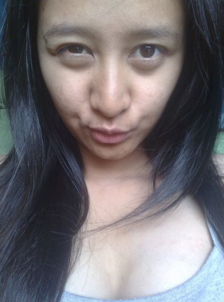 cewek cantik pamer memek