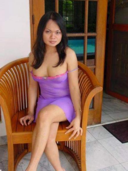 model cantik pakai baju transparan