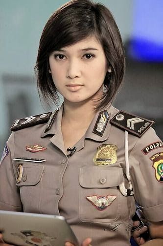 gambar polisi wanita