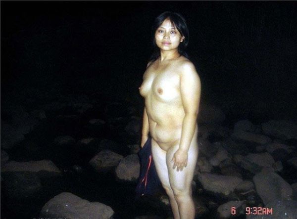 wanita mandi