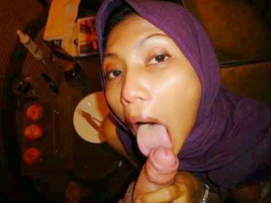 jilbab nungging