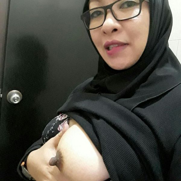 ngentot wanita ber jilbab