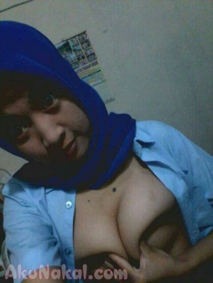 cewek jilbab bugil