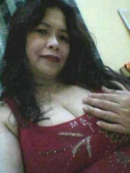 ibu tetek montok lagi mandi sexy