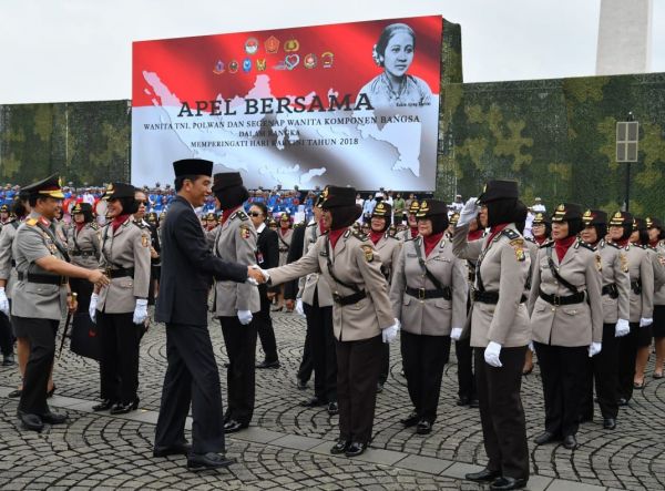 polwan ngentot