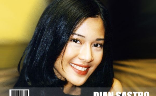 dian sastro rambut pendek