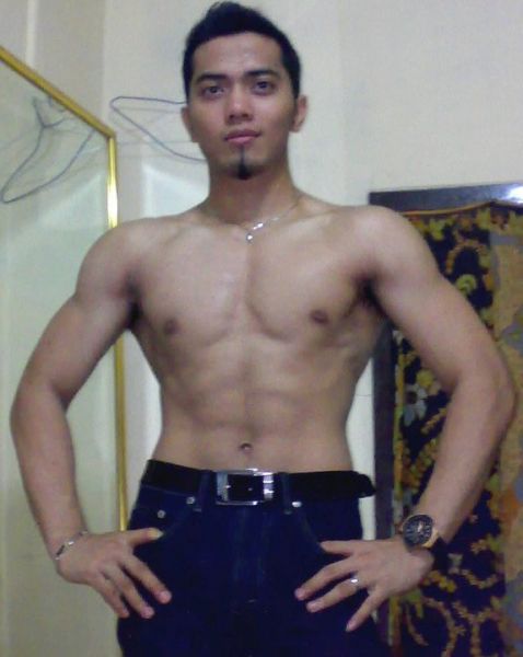 cowok ngocok kontol gay