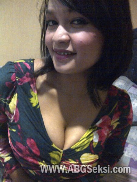 ibu muda bugil