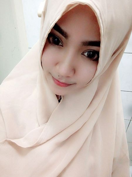 syahrini mesum