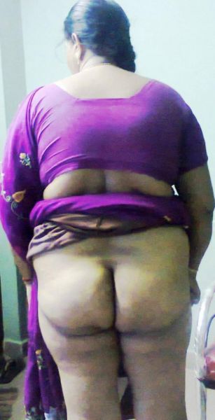 with saree indian aunty pissing