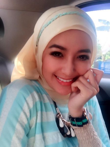 artis gadis sampul