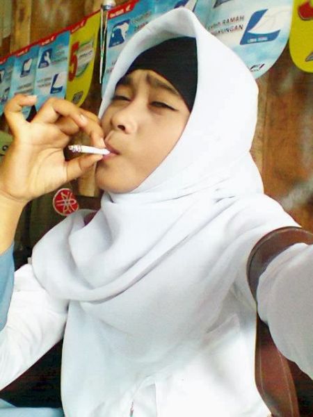 gadis cantik ber jilbab