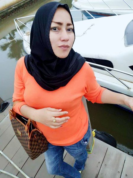 hijab bugil indonesia