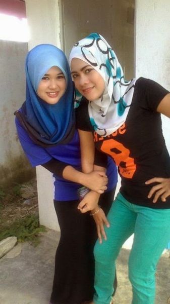 cewek jilbab bandung bugil