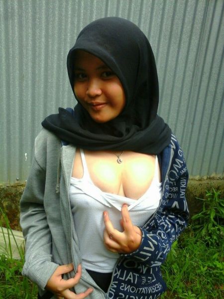 jilbab suka telanjang