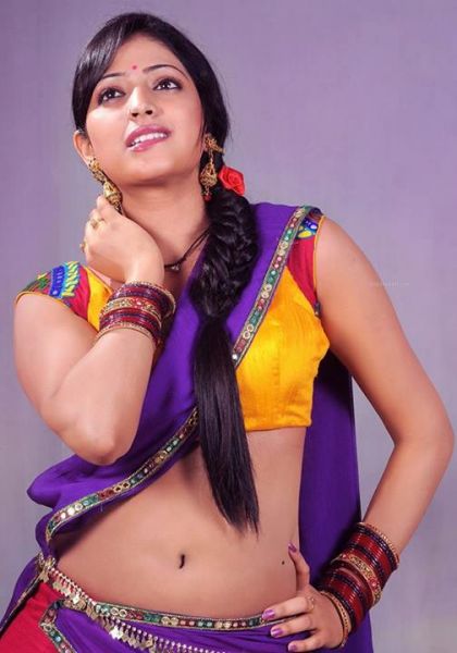 actress cleavage salwar