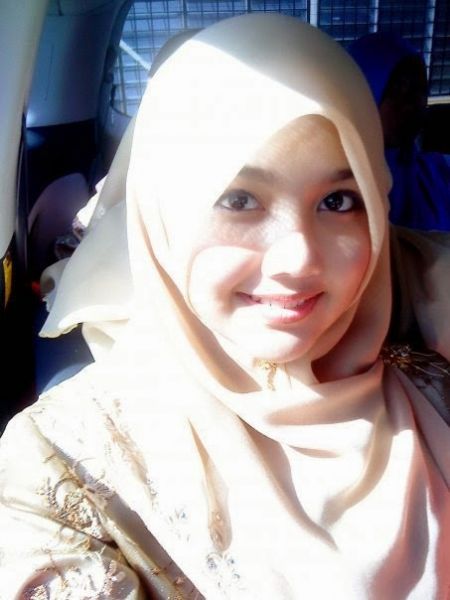 foto gadis cantik berkerudung