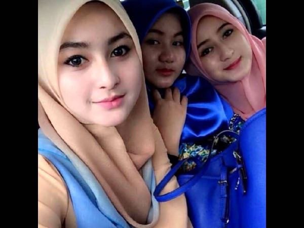 cewek berjilbab mesum